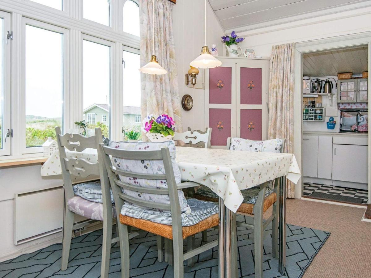 4 Person Holiday Home In R M Lakolk Екстериор снимка